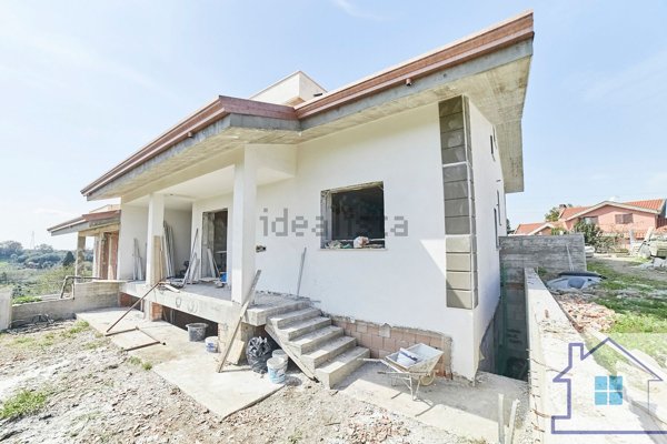 casa indipendente in vendita a Ciampino