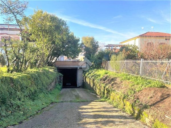 locale di sgombero in vendita a Ciampino