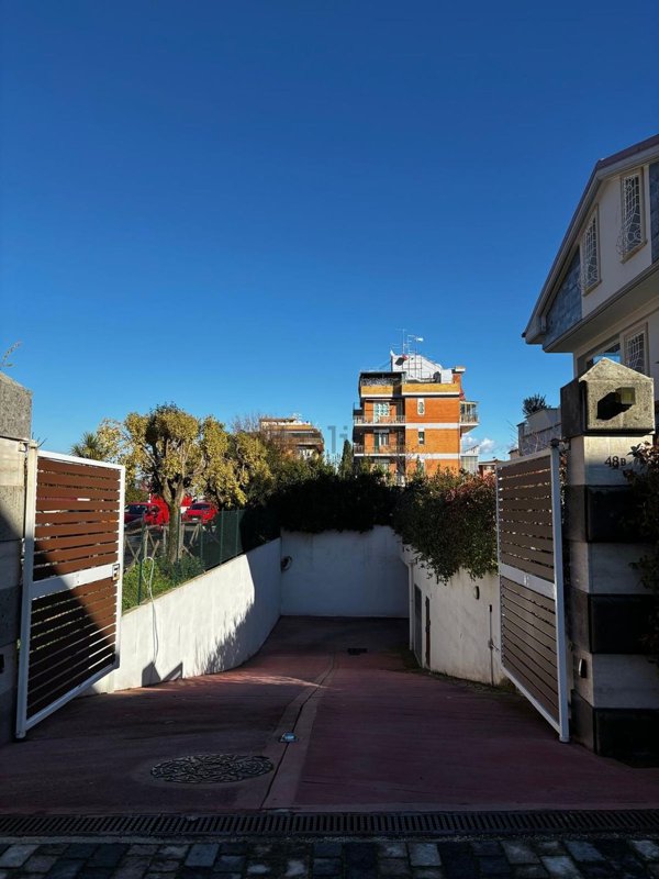 ufficio in vendita a Ciampino