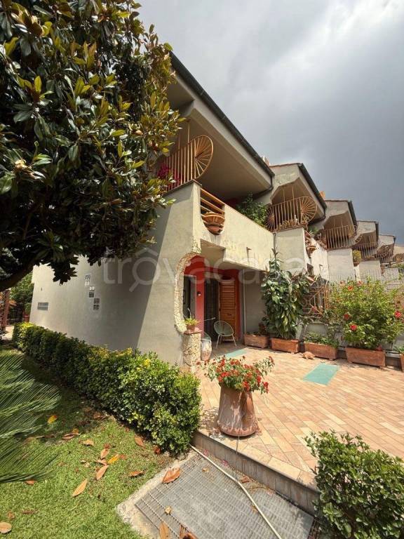 casa indipendente in vendita a Ciampino