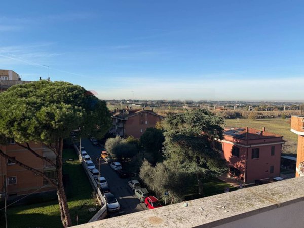 appartamento in vendita a Ciampino in zona Acqua Sotterra