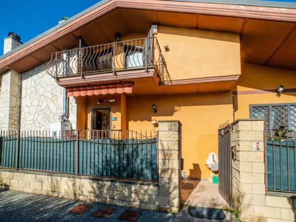 casa indipendente in vendita a Ciampino