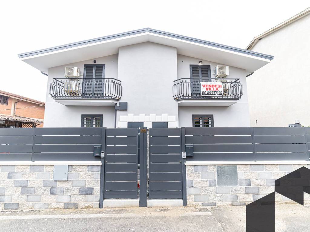 casa indipendente in vendita a Ciampino