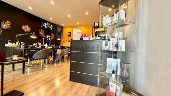 locale commerciale in vendita a Ciampino