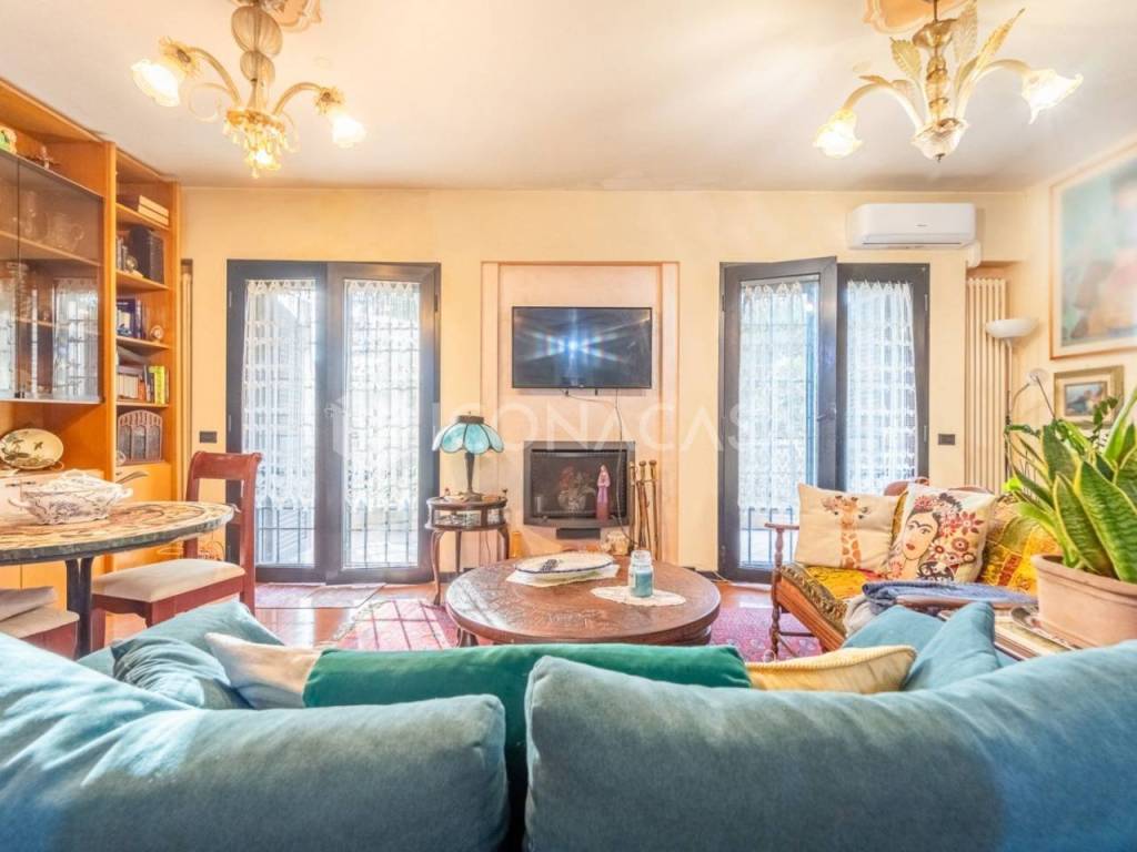 casa indipendente in vendita a Ciampino