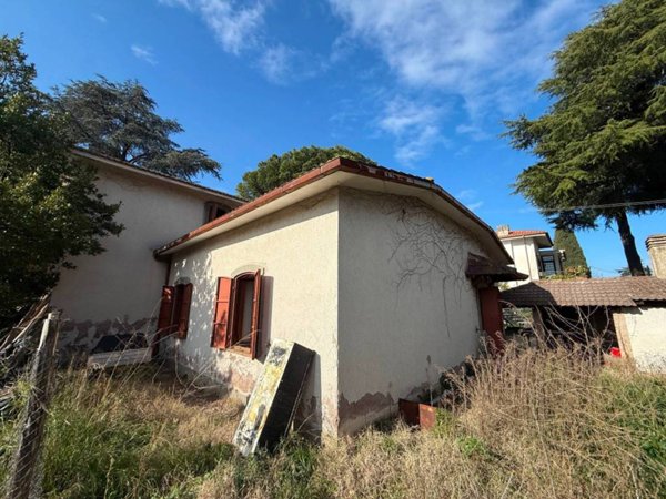 casa indipendente in vendita a Ciampino