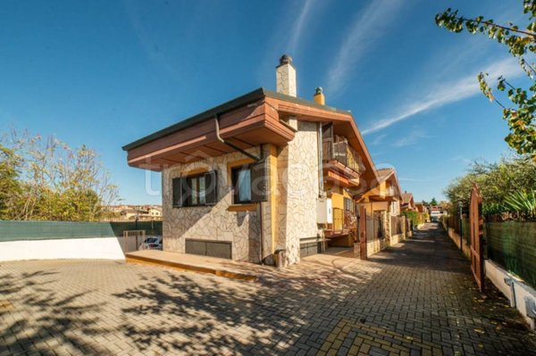 casa indipendente in vendita a Ciampino