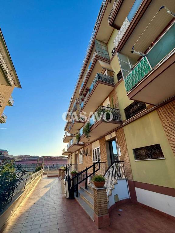 appartamento in vendita a Ciampino in zona Acqua Sotterra