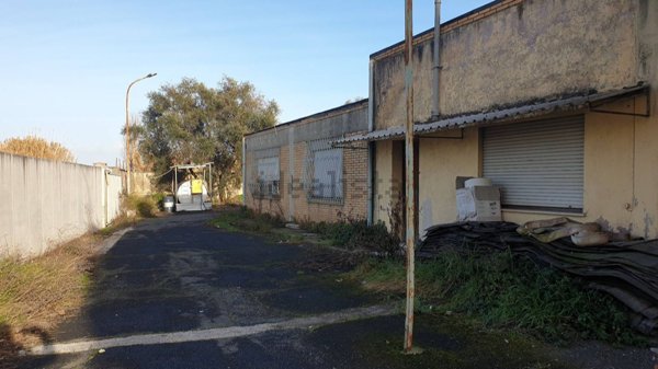 capannone in vendita a Ciampino