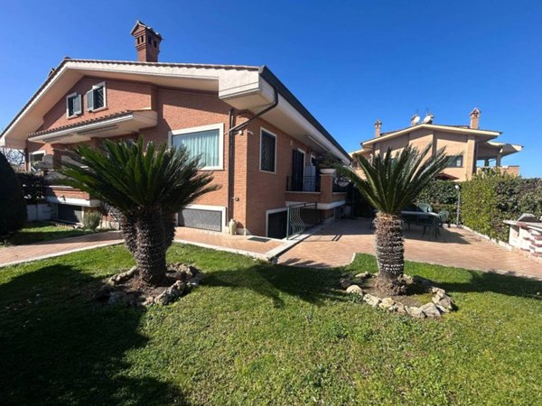 casa indipendente in vendita a Ciampino