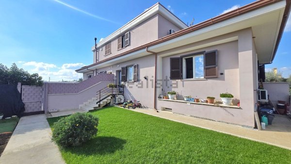 casa indipendente in vendita a Ciampino