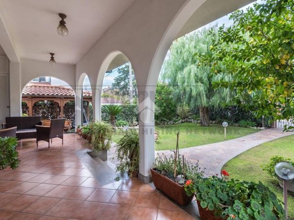 casa indipendente in vendita a Ciampino