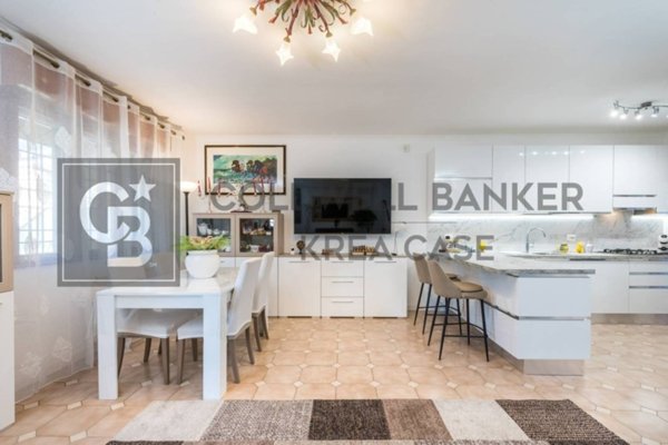 casa indipendente in vendita a Ciampino