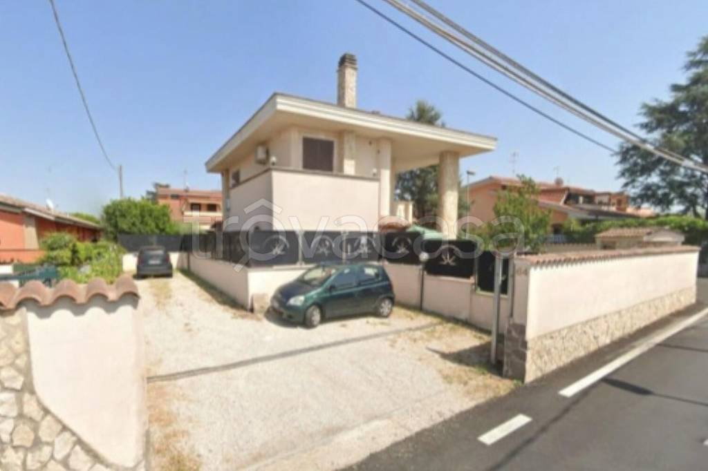 casa indipendente in vendita a Ciampino