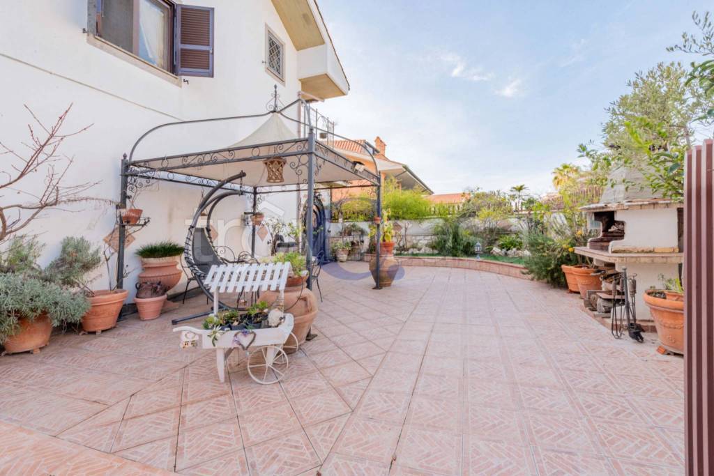 casa indipendente in vendita a Ciampino