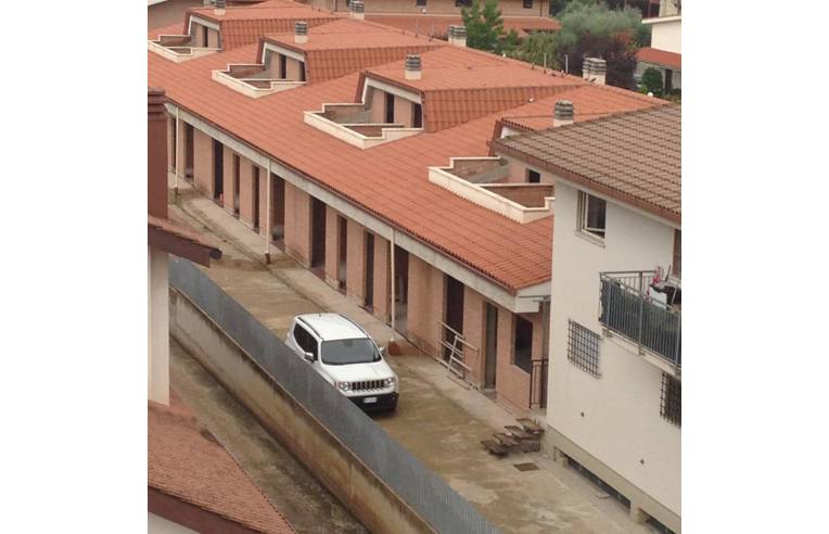 casa indipendente in vendita a Ciampino