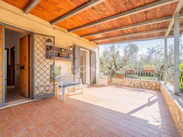 appartamento in vendita a Ciampino in zona Acqua Sotterra