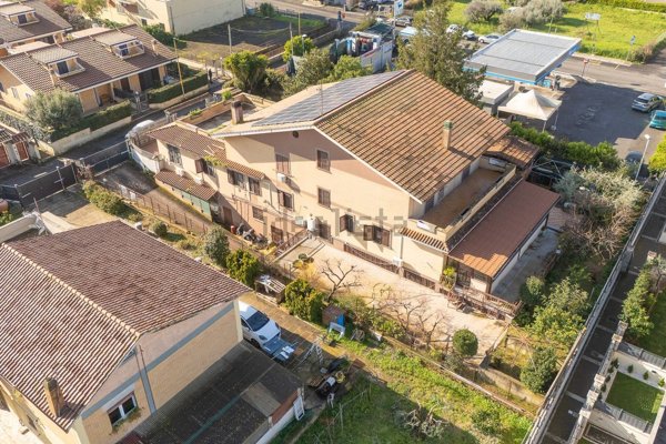 casa indipendente in vendita a Ciampino