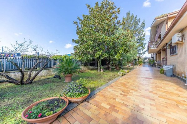 casa indipendente in vendita a Ciampino