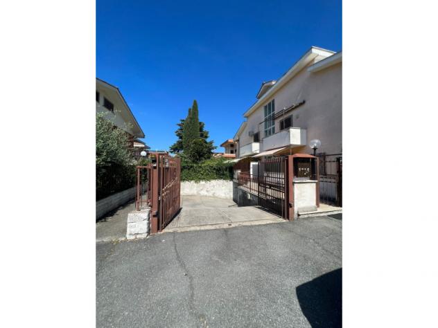 negozio in vendita a Ciampino