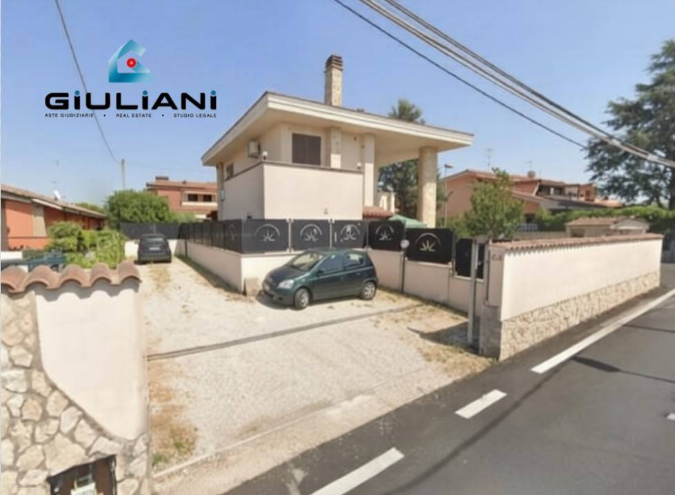 casa indipendente in vendita a Ciampino