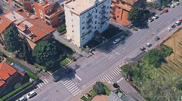 ufficio in vendita a Ciampino