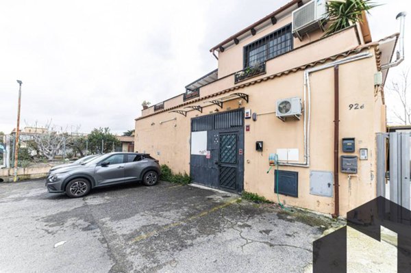 locale commerciale in vendita a Ciampino