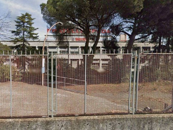 locale commerciale in vendita a Ciampino