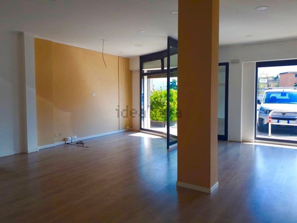 locale commerciale in vendita a Ciampino