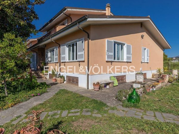 casa indipendente in vendita a Ciampino