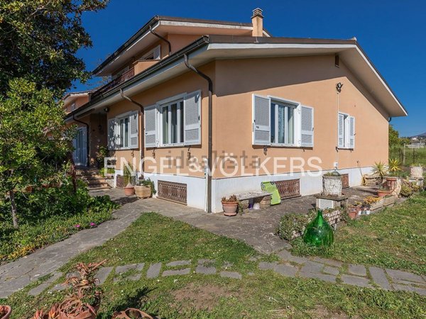 casa indipendente in vendita a Ciampino