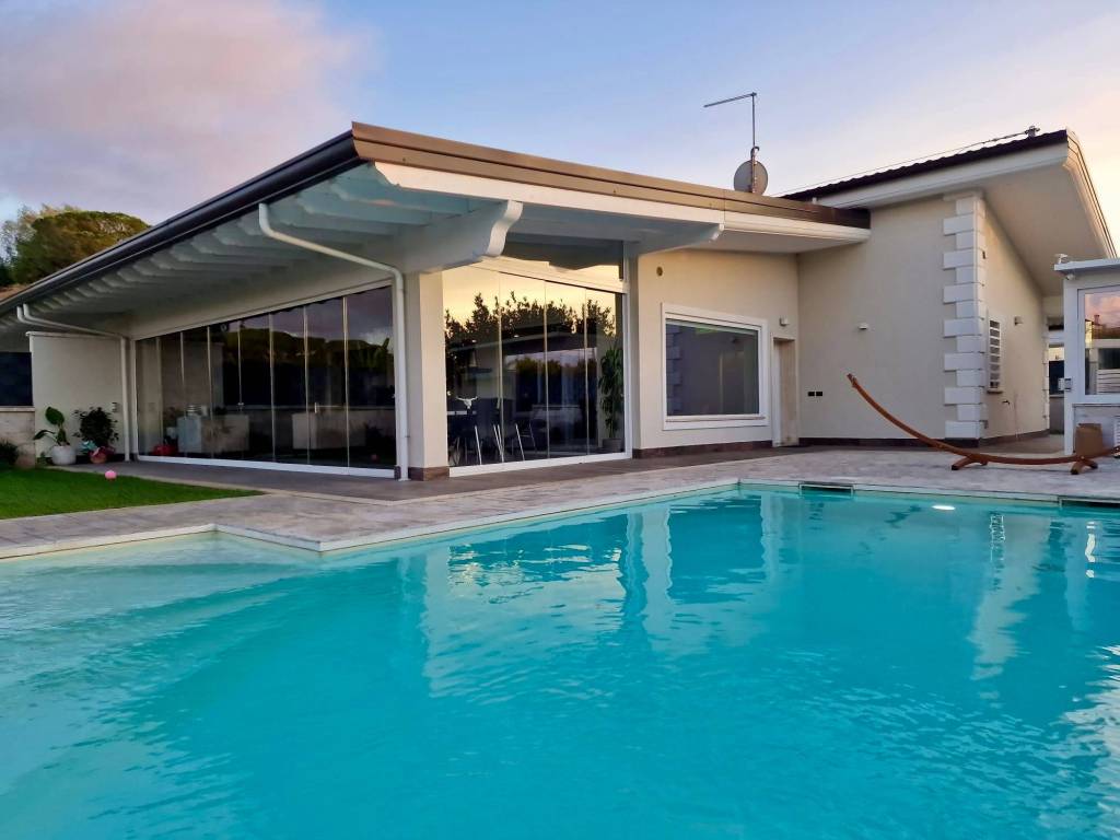 casa indipendente in vendita a Ciampino