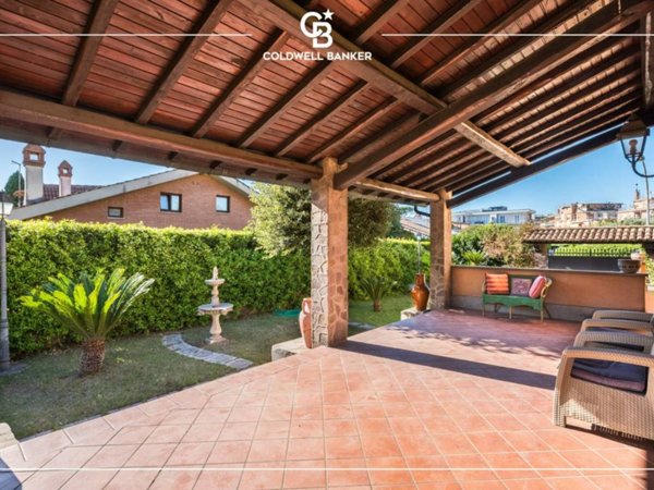casa indipendente in vendita a Ciampino