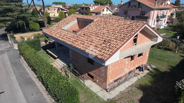 casa indipendente in vendita a Ciampino