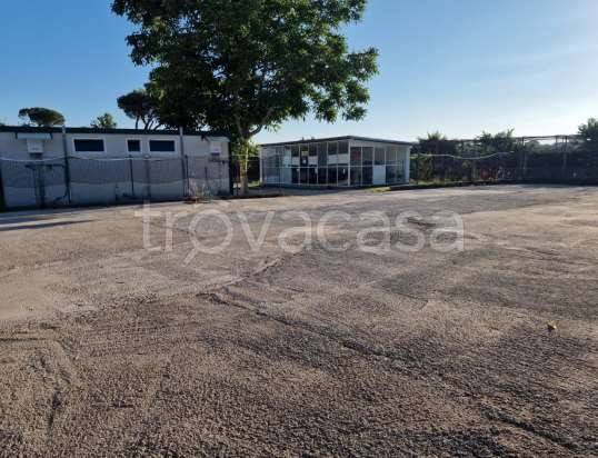 locale di sgombero in vendita a Ciampino