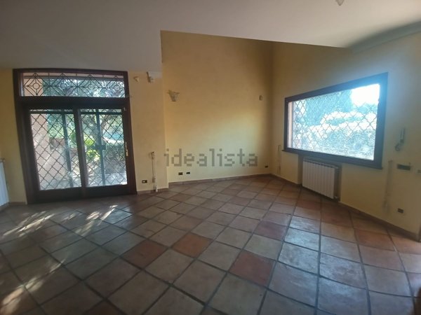 casa indipendente in vendita a Ciampino