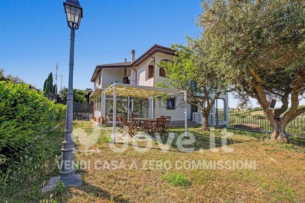 casa indipendente in vendita a Ciampino