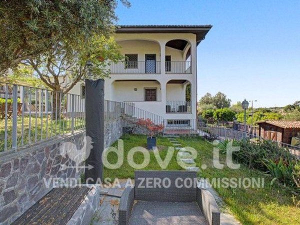 casa indipendente in vendita a Ciampino in zona Acqua Sotterra