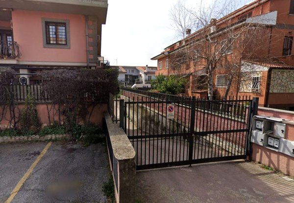 locale di sgombero in vendita a Ciampino