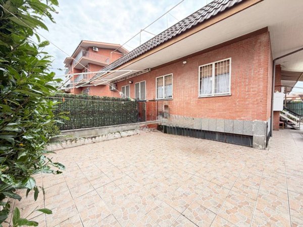 appartamento in vendita a Ciampino in zona Acqua Sotterra