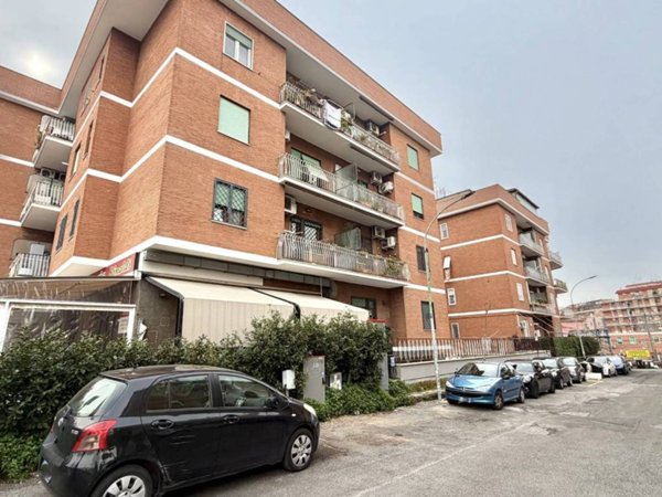 appartamento in vendita a Ciampino in zona Acqua Sotterra