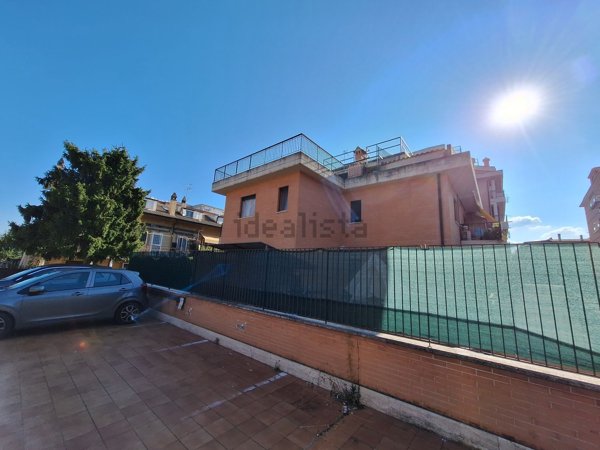 appartamento in vendita a Ciampino in zona Acqua Sotterra
