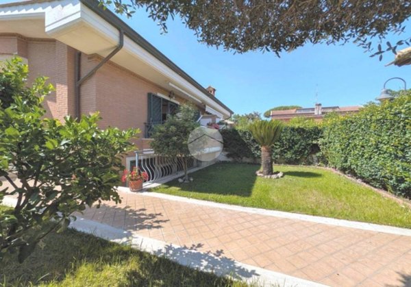 casa indipendente in vendita a Ciampino