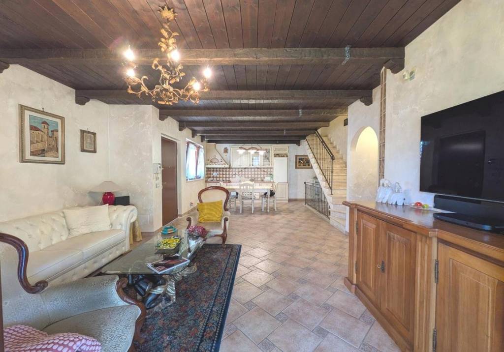 casa indipendente in vendita a Ciampino