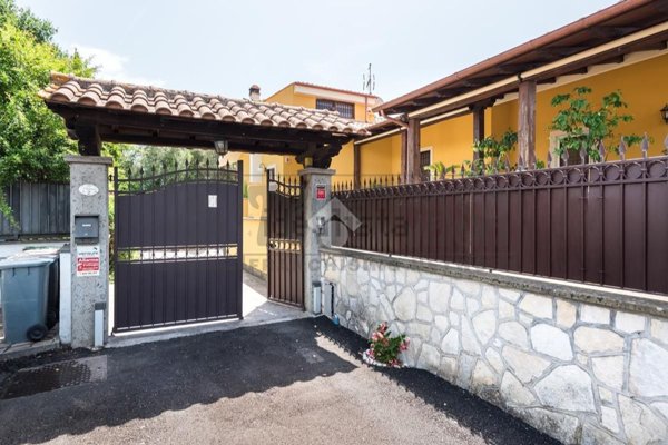 casa indipendente in vendita a Ciampino