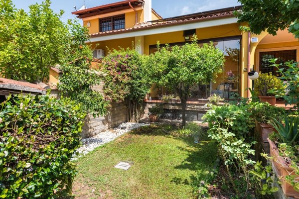 casa indipendente in vendita a Ciampino