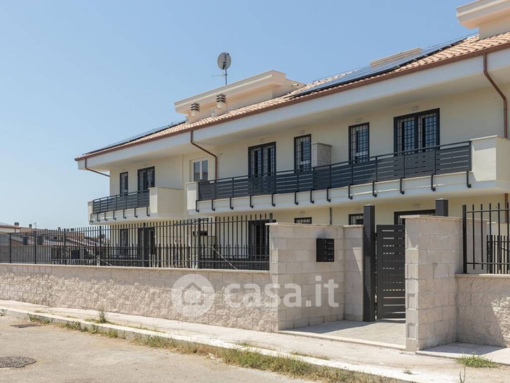 casa indipendente in vendita a Ciampino