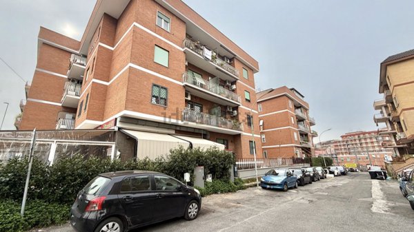 appartamento in vendita a Ciampino in zona Acqua Sotterra
