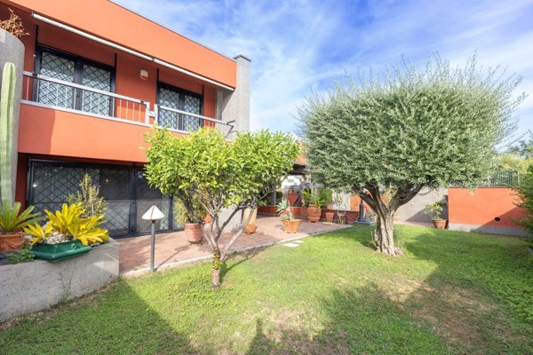 casa indipendente in vendita a Ciampino