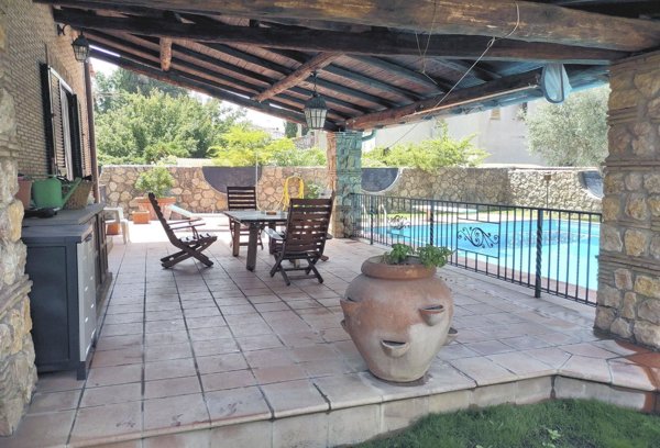 casa indipendente in vendita a Ciampino
